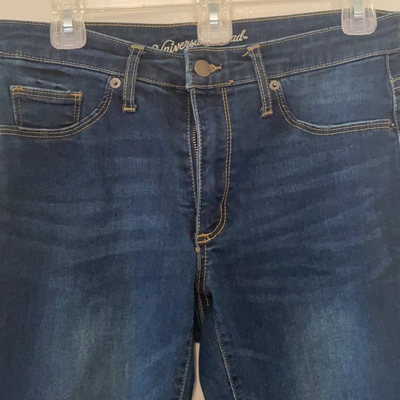 Universal Thread distressed jeans - Picture 2 of 5